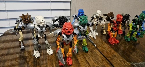HUGE Vintage  Lego Bionicle Lot 36 Complete Figures PLUS EXTRAS SEE PHOTOS