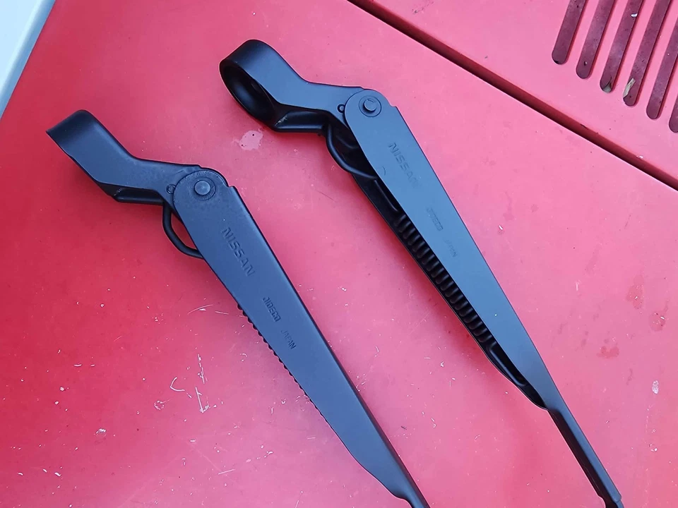 1996-2004 Nissan Pathfinder OEM Rear Hatch Glass Wiper Arm Used/Repainted (1) - Image 4 of 4