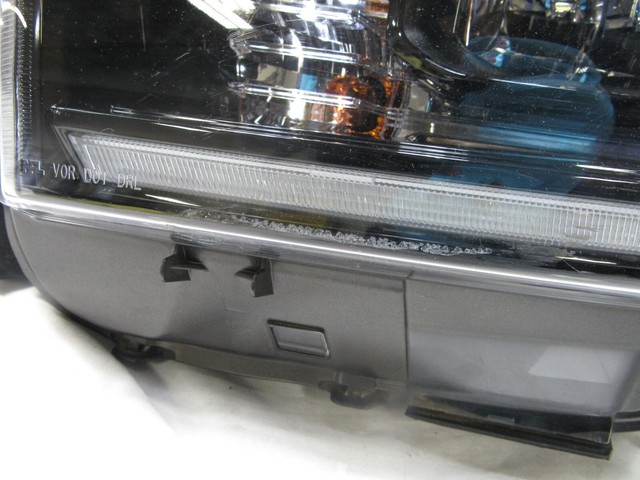 TOYOTA TUNDRA DRIVERS LEFT DRIVERS LED HEADLIGHT HEADLAMP 2018 2019 18
