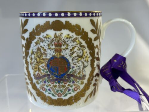 Royal Collection Buckingham Palace Queen Elizabeth II Platinum Jubilee 2022 Mug - Picture 2 of 7