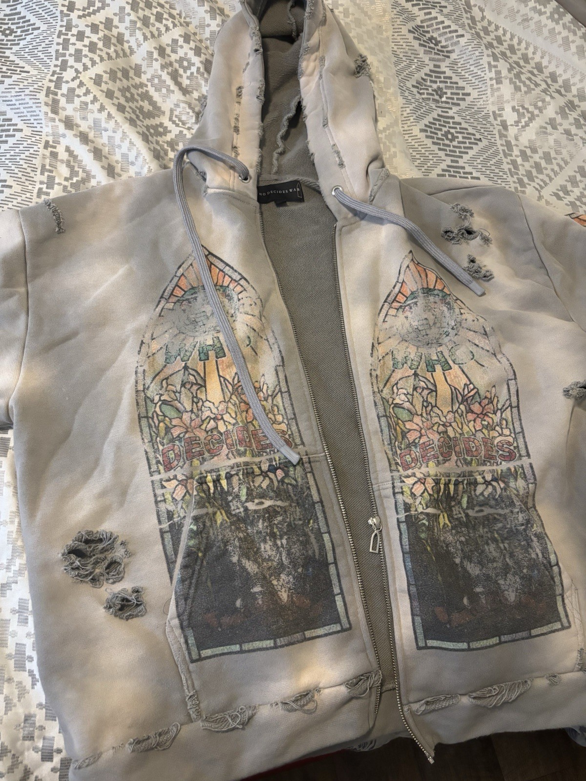 Who Decides War Hoodie sz M