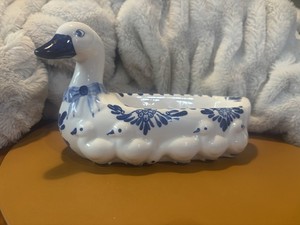 Vintage 1964 Delft Blue Hand-Painted Duck & Ducklings Butter Dish Blue White
