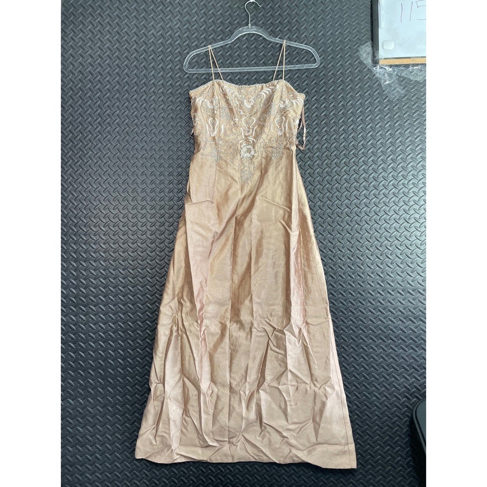 Vestido de fiesta para mujer XSCAPE Joanna Chen adornado con cuentas de encaje dorado talla 10