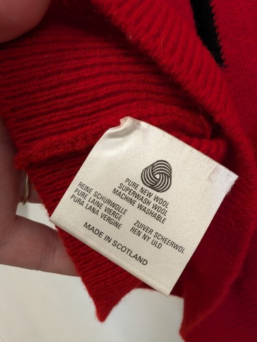 Vintage -Pringle Sports - Men's - Red Patterned Pure Wool Jumper - UK Size 40 - Picture 4 of 4