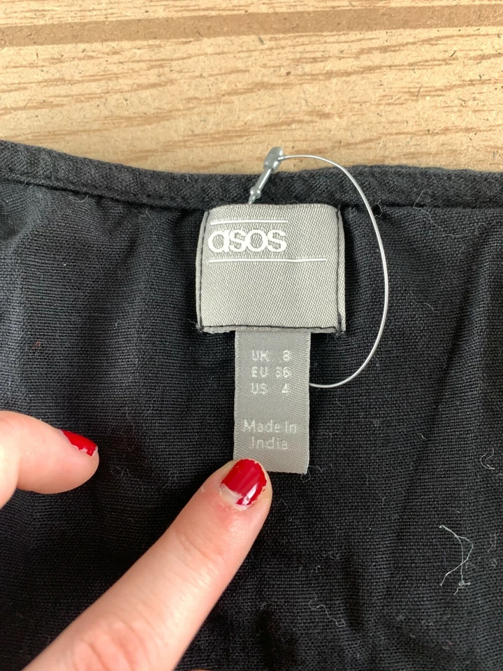 Mameluco negro con botones talla US 4 de Asos para mujer Foto 3 de 4