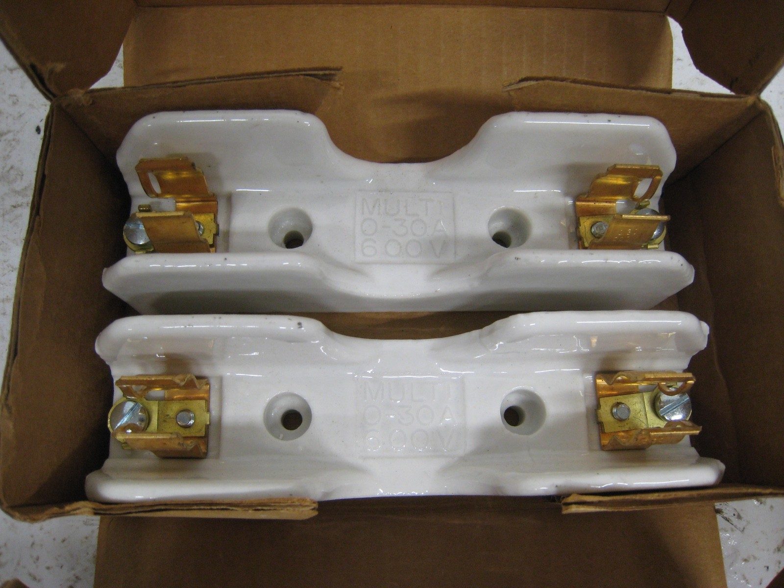 MULTI 2520 388424 FUSE HOLDER 030A 600V LOT OF 4 FUSE HOLDERS eBay