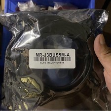 1PC New Mitsubishi MR-J3BUS5M-A Cable MRJ3BUS5MA Free Shipping