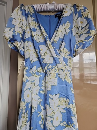 DKNY Women's Wrap Dress Size 6 Blue Floral Puff Sleeve Belted Midi - Picture 3 of 13