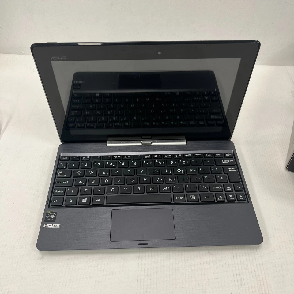 ASUS Transformer Book T100TAF 10.1" Win 8.1 Pro - Grey - Laptop & Box - Image 3 of 4