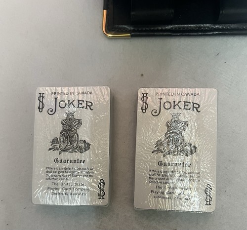 Now  Vintage Sealed Basic Cigarette Playing Cards 2 Decks Poker Size With Case - Foto 2 di 5