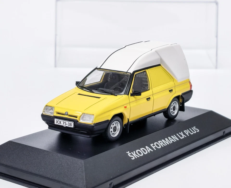 DE AGOSTINI Skoda Forman LX Plus (1993) + caja de plexiglás DeA 1:43