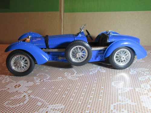 A13 Vintage Burago 3005 Italien Bugatti Typ 59 Rennen 1934 Blau 1:18 Burago - Bild 1 von 12