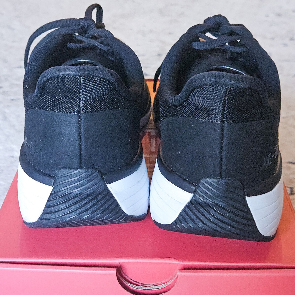 NWB Lane Eight The Relay Trainer Shadow Black With White 
