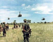 Huey Helicopters with troops during Operation Bolling 8x10 Vietnam War Photo 734