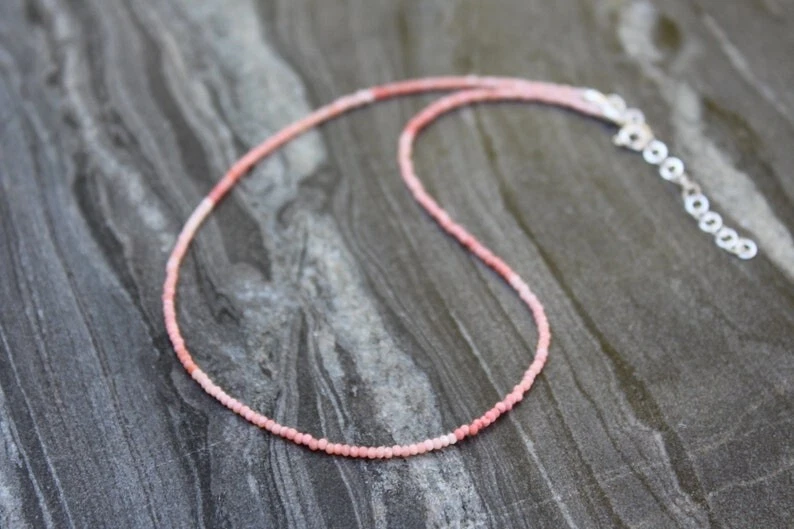 Delicados collares de piedras preciosas redondas facetadas de ópalo rosa piedra de nacimiento de octubre 24"" Foto 4 de 4