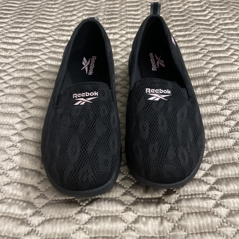 Zapatos deportivos Reebok Lite sin cordones para mujer. Talla 8,5 negra. Excelente estado Foto 2 de 4