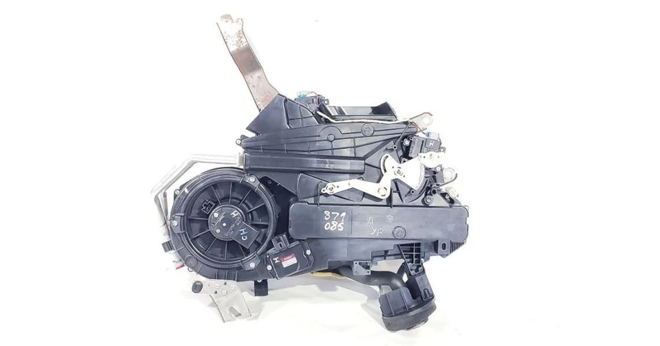 2008 2018 Toyota Sequoia OEM Rear AC Evaporator Housing With Blower - Image 2 of 4