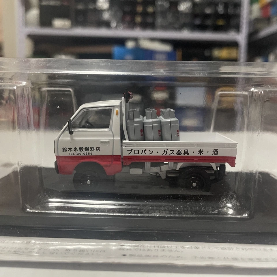 Spark 1: 43 Japanese commercial Suzuki Carry 1979 small truck car model  - Image 2 of 4