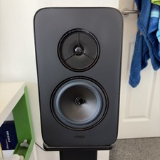 Rega Kyte Passive Bookshelf Speakers 2.0 Wired 6 Ohm Black Banana or Bare wire