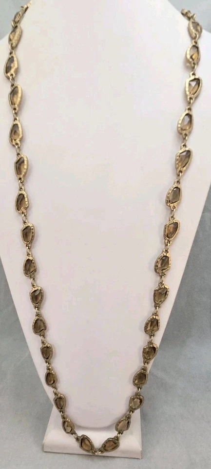 Collar Chico's Grande Marrón Claro Lucita Imitación Cristal Largo Claro Tono Dorado Foto 2 de 4