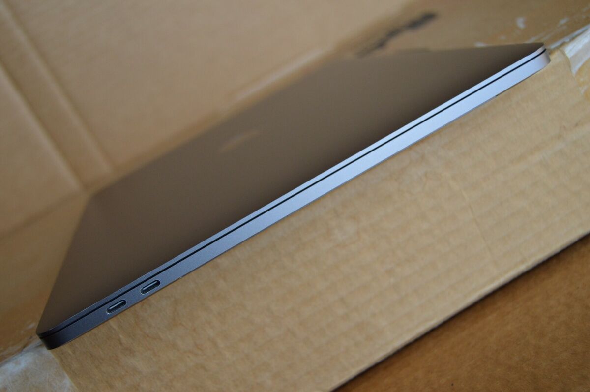 Grade A Apple MacBook Pro A1707 2017 15 Grade A Apple MacBook Pro A1707 2017 15