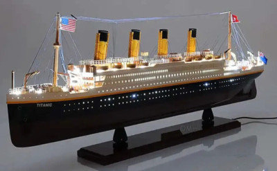 RMS Titanic Ocean Liner w/ Lights 32'' Wood Model White Star Line Cruise Ship New
