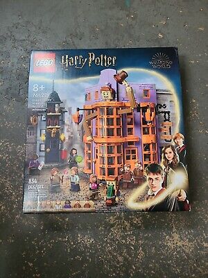 LEGO Harry Potter Diagon Alley: Weasleys’ Wizard Wheezes 76422