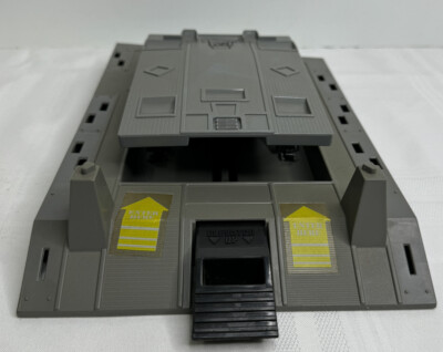 GI Joe Command Center Headquarters Motorpool Mechanics Vehicle Lift Ramp