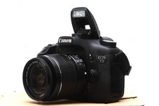 Canon EOS 7D 18 MP FULL HD DSLR mit Canon EF-...