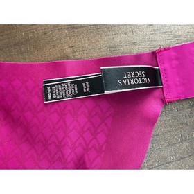 Victoria's Secret Magenta Pink Push-Up Bra 36D Rhinestone V Hardware Underwire
