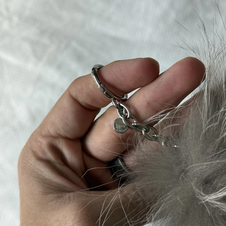Michael Kors Fur Pom 钥匙扣包吊饰 灰色 FUZZY FOB 银色五金 兔子 — 第 2/4 张图片