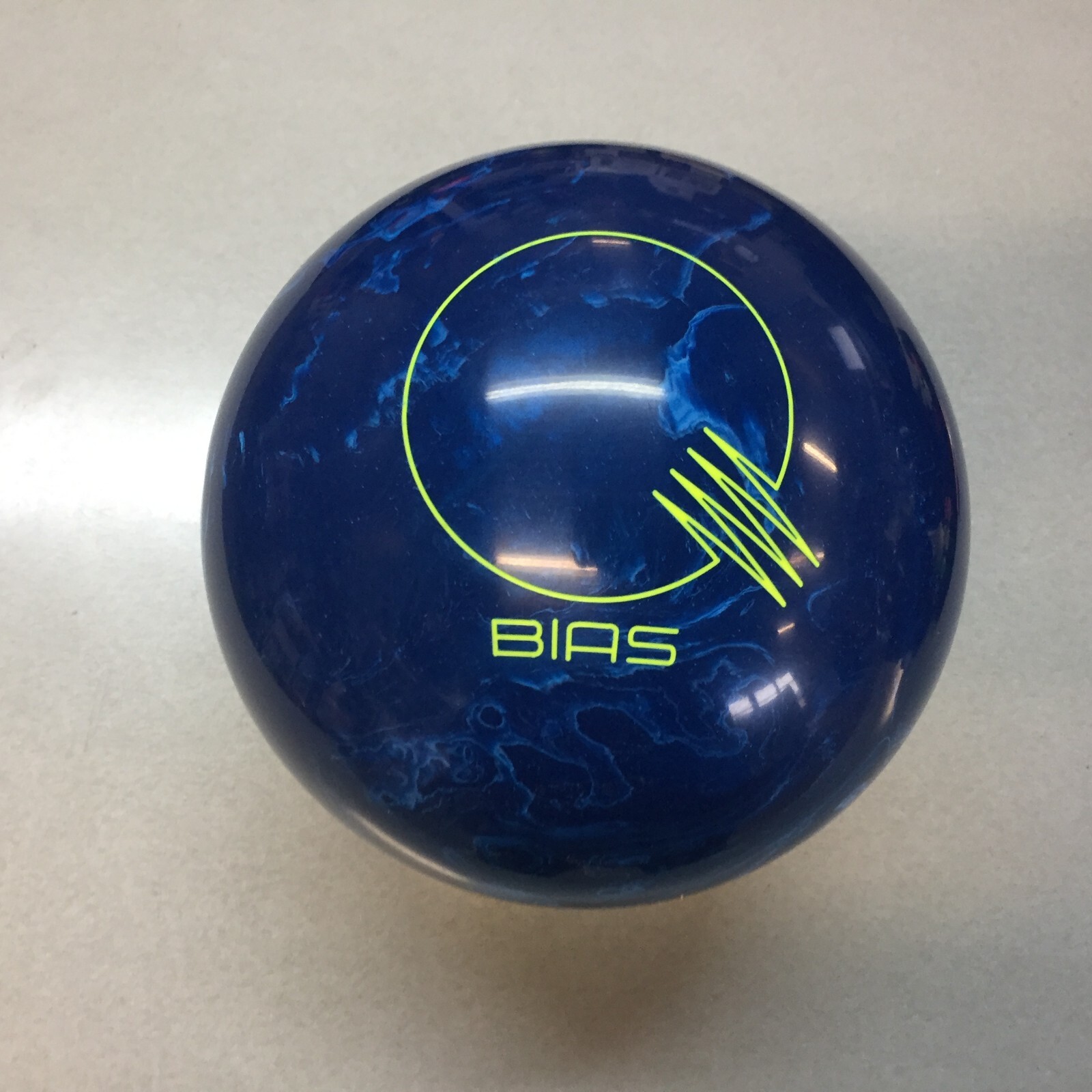 Brunswick Quantum Bias Pearl BOWLING ball 15 lb brand new in box 060