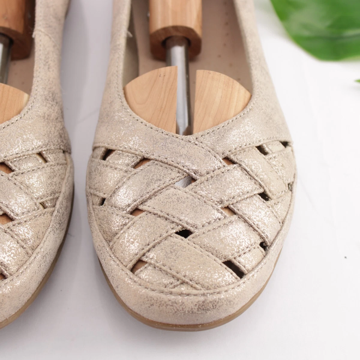 Clarks Women s Gracelin Maze Ballet Flats Size 8 Ivory Shimmer