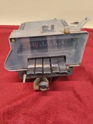 Philco-Ford Corp. AM Radio DOAA18806 12v neg ground