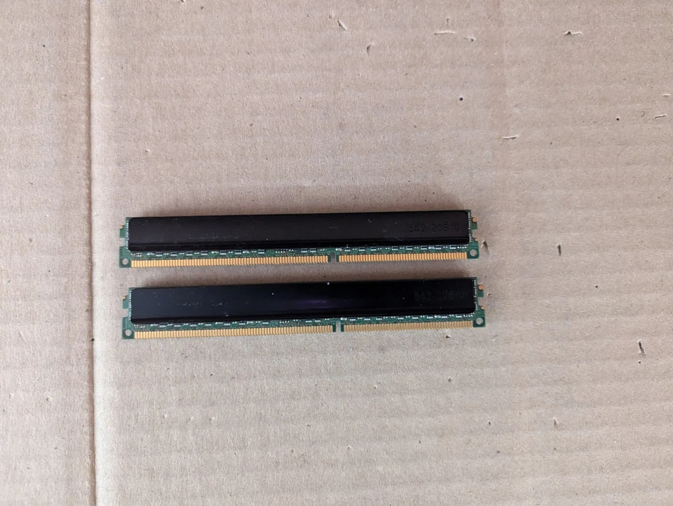 LOTE DE 2 MICRAS 8GB MT36KDYS1G72PZ-1G4M1FE 2RX4 PC3L-10600R-9-11-NP RAM A4-9(14) Foto 2 de 4