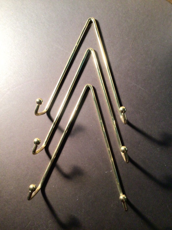 plate hangers for wall