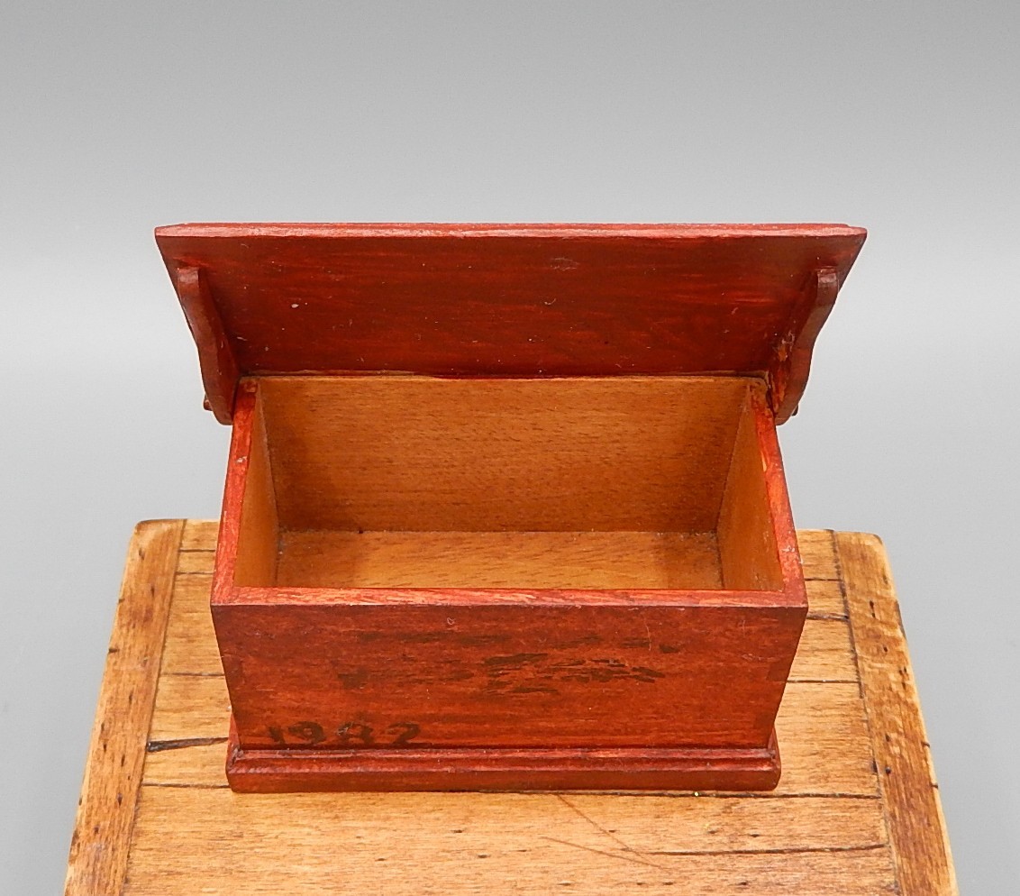 Vintage Don Perkins Early American Chest No 1 Artisan Dollhouse Miniature 1:12