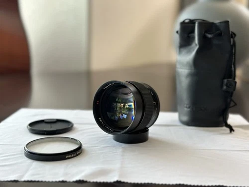 CONTAX Carl ZEISS Planar T* 85mm f/1.4 C/Y MMJ Lens w/ P-Filter and Soft Case