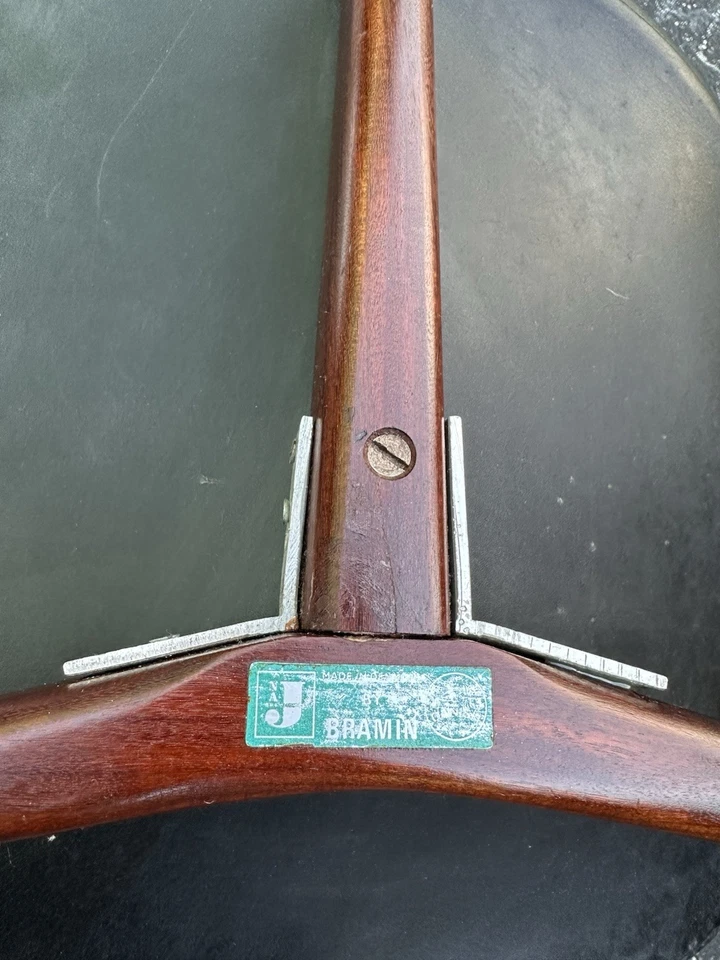 Sillón y otomana HW Klein Bramin danés de cuero negro moderno de mediados de siglo Foto 2 de 4