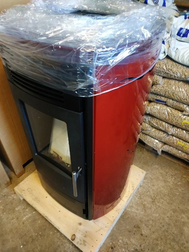 NUOVA stufa a pellet valencia s1 plus 11,5KW autopulente rossa ditta karmek one - Immagine 4 di 4