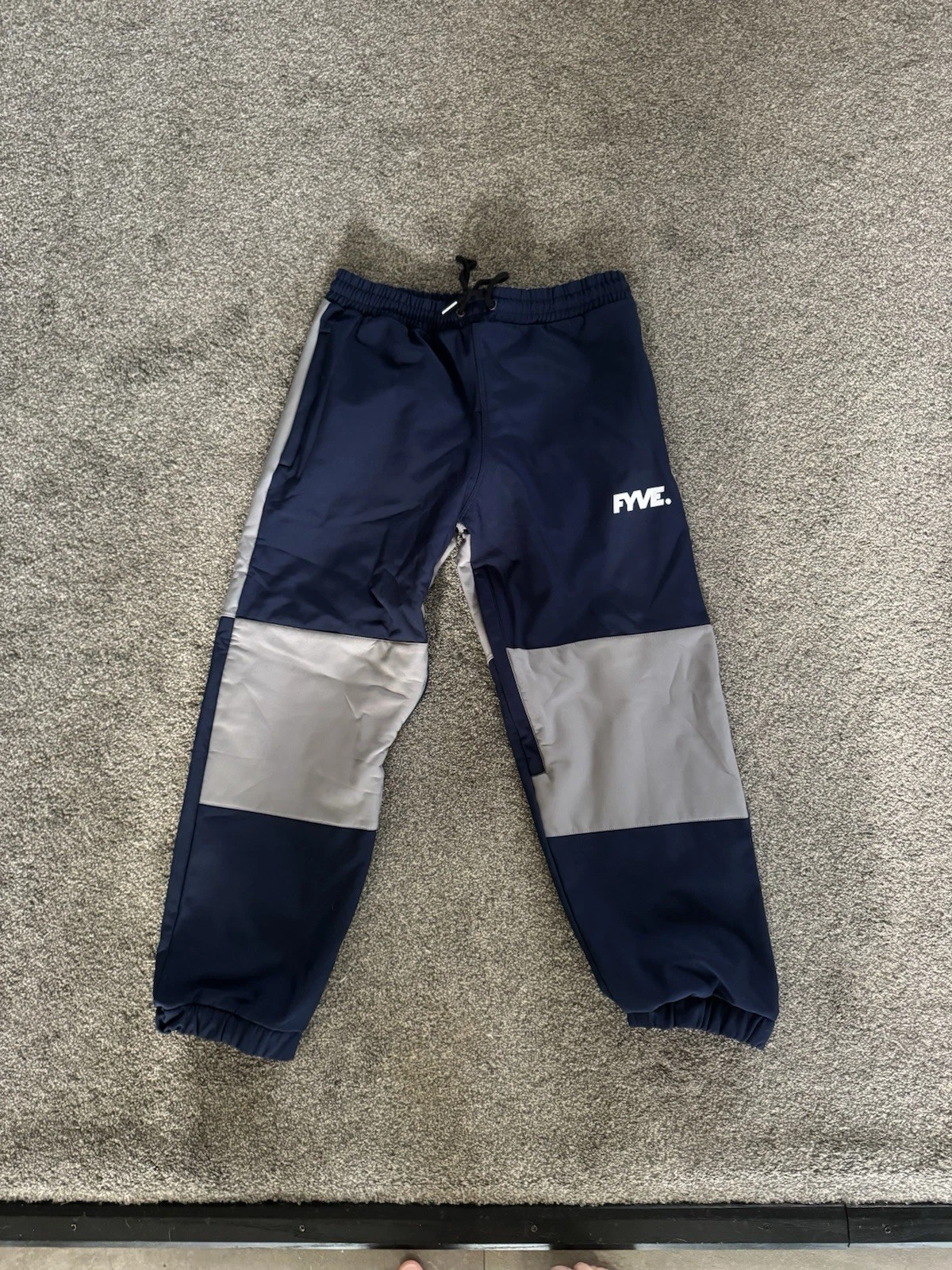 Fyve Men’s Snow Pants Medium Snowboard Ski Pants Navy Blue Grey Board Park Pants