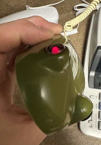 Vtg & Rare David Craft Frog Flip Phone, Light-Up Eyes, Land Line Tested READ - Picture 2 of 16