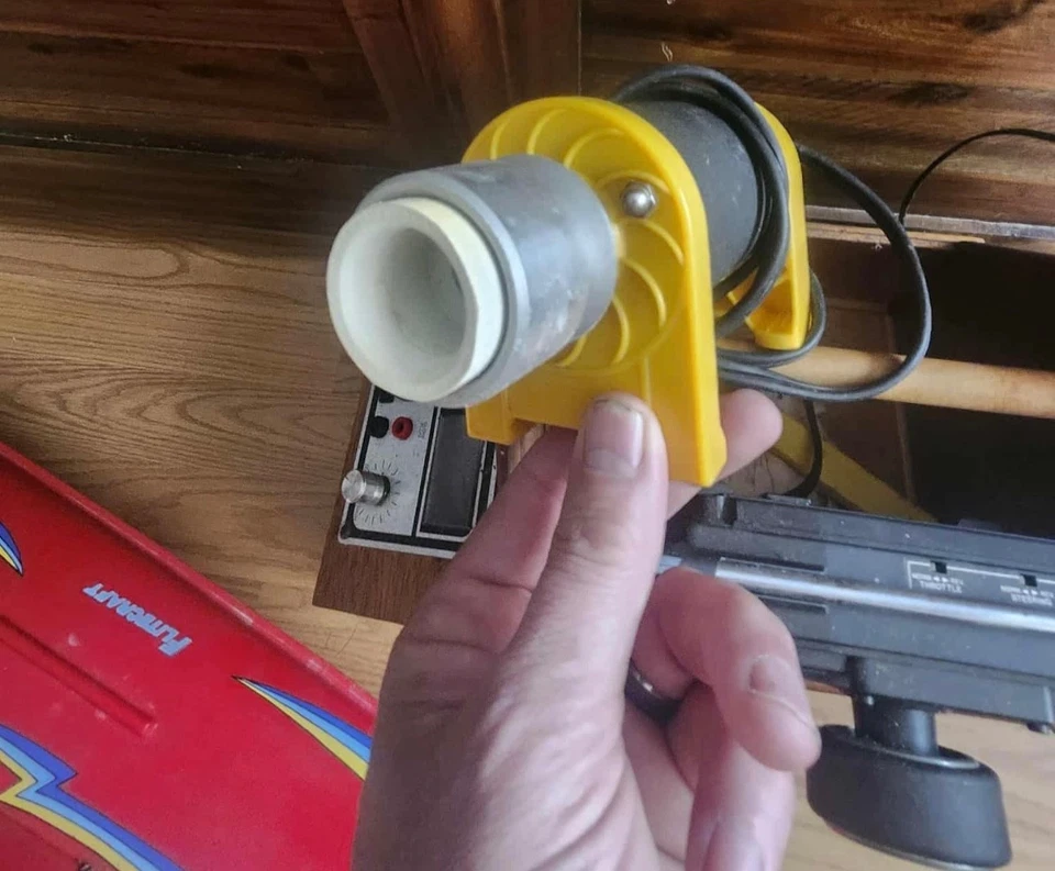 Flitecraft NITRO Air Force RC Boat RED with Power station**FREE SHIPPING** - Image 3 of 4