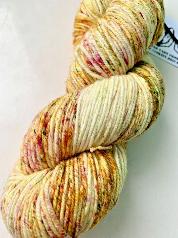 716KNIT - 716Pride 100% SW Merino - Abrazalo (amarillo) 270 yardas EE. UU. Teñido a mano Foto 4 de 4