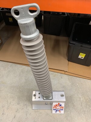 Hubbell P250024S0020 Ohio Brass 2.5'' Horizontal Line Post Insulator 69kV w/Base