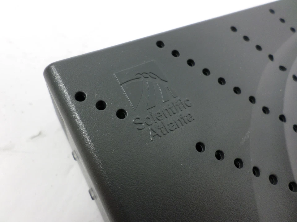 Cisco Scientific Atlanta 2-Line USB Ethernet DOCSIS 2.0 Cable Modems DPC2203 - Image 4 of 4