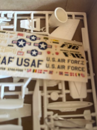 Monogramma F-16 Air Force Fighter scala 1/72 kit modellino plastica non assemblato - Foto 6 di 12