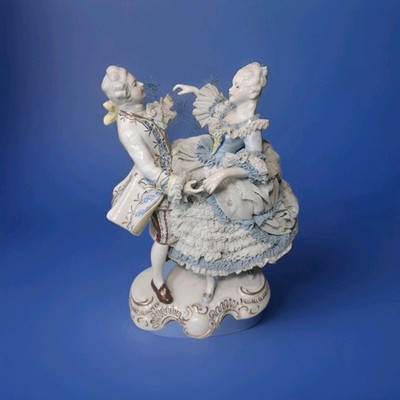 Superb Vtg Dresden Porcelain Figurine Waltzing Couple MZ Irish Perfect Fingers 