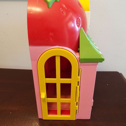 2015 Strawberry Shortcake Berry Happy Home casa de muñecas llevar juego como está - Imagen 9 de 11