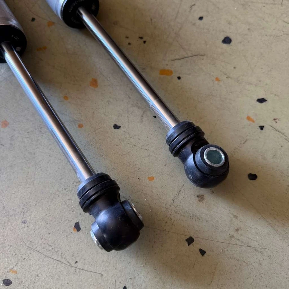 Fox Performance Series 2.0 Smooth Body IFP Shock Pair For Ford F-250 Super Duty - Image 3 of 4